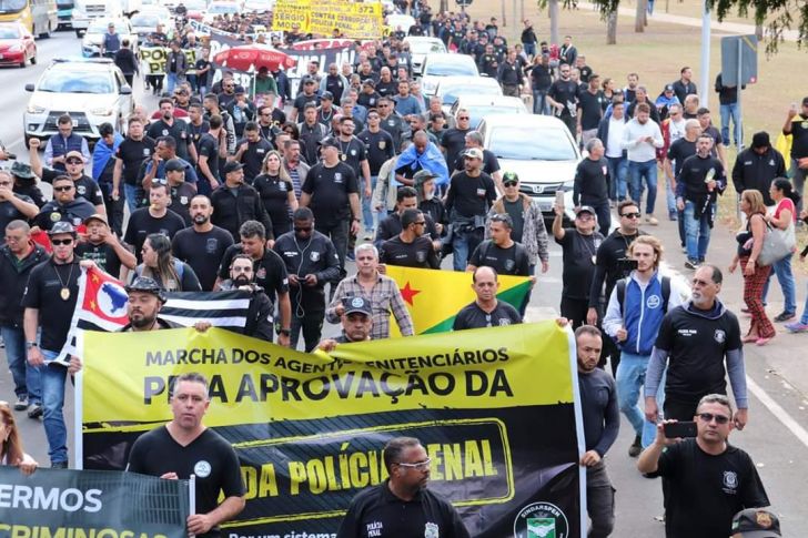 Marcha à Brasília organizada pela Agepen Brasil, pela aprovação da PEC da Polícia Penal.